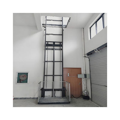 Wandmontierter elektrischer Ladelevator Kleingüterlift Tisch 3m - 10m Für Lager